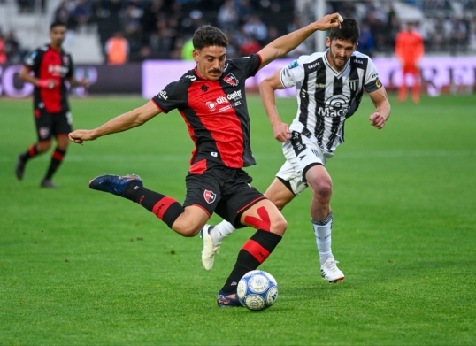 Torneo clausura de fútbol: Gimnasia de Mendoza derrotó a Newell's Old Boys
