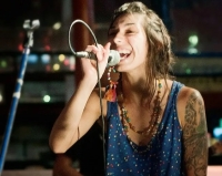 Falleció Araceli Julio, vocalista de Satélite Kingston, denunciante del ajuste de medicamentos oncológicos de Milei