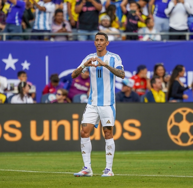 La selección Argentina, con gol de Di María superó por 1 a 0 a Ecuador, en un amistoso jugado en Chicago