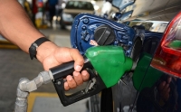 Desde este martes rigen aumentos en los combustibles,colectivos, agua, luz, prepagas