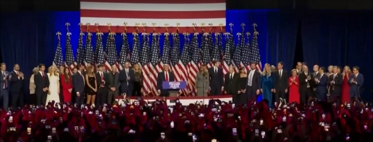 Donald Trump: «Es evidente que lo hicimos, que logramos la victoria más increíble en sentido político»