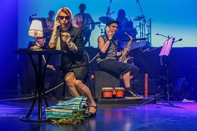 "Mina...che cosa sei?!?", con Elena Roger se presenta en El Nacional Sancor Seguros