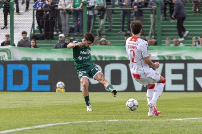 Torneo clausura de fútbol: Sarmiento derrotó 2-0 a Huracán